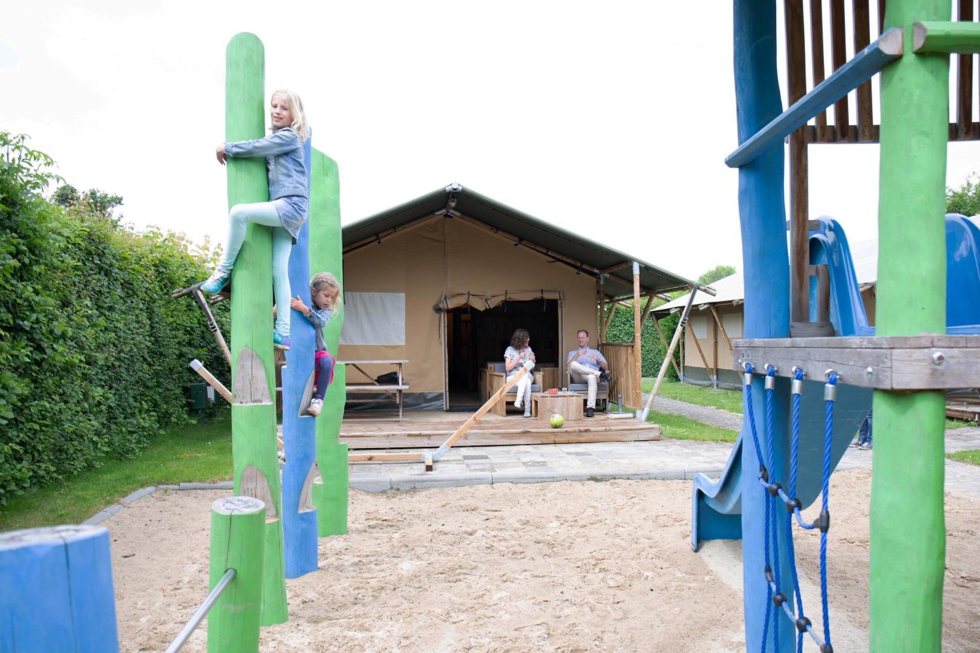 ホテル キャンピング スケルデオード Baarland 部屋 写真