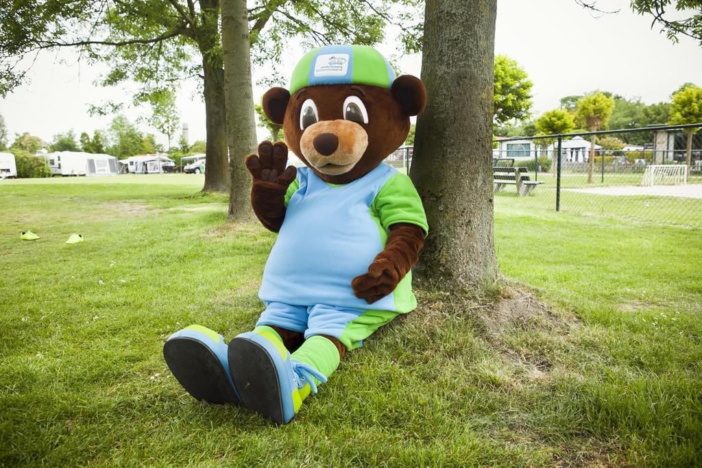ホテル キャンピング スケルデオード Baarland エクステリア 写真